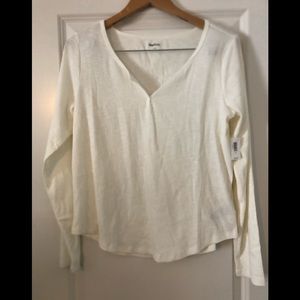 New with tag gap body long sleeve tee